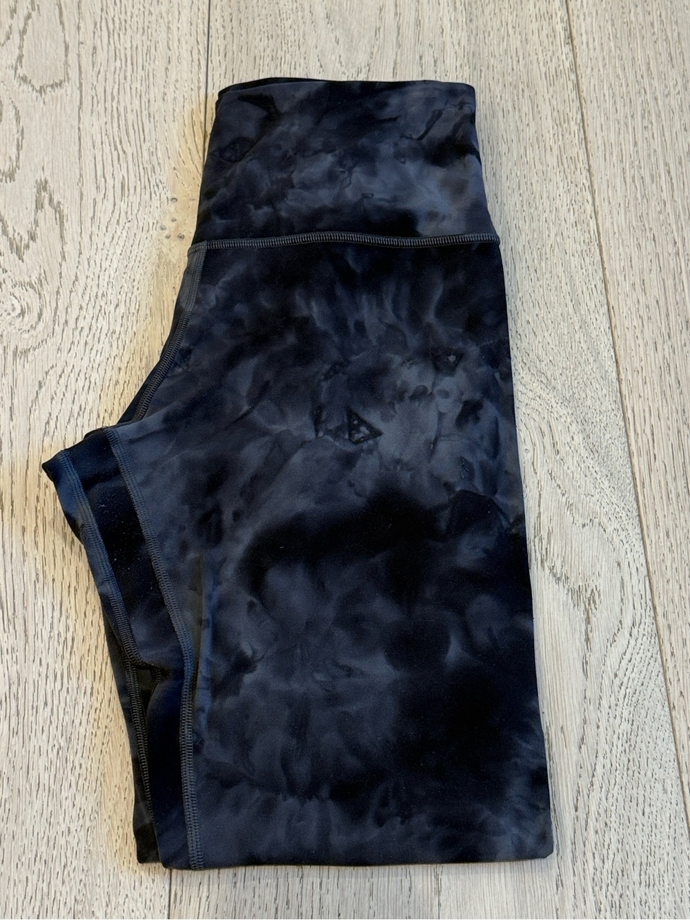 Lululemon High-Rise Printed Leggings in Size 8